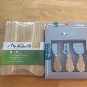 Cheese Knife Set of 3 AND cheeseboard serving board NWT. Perfect gift.